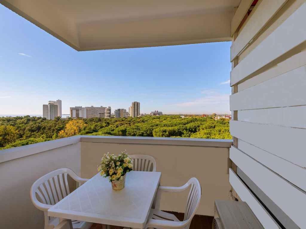 Apartment In Lignano Sabbiadoro 21783 Bagian luar foto