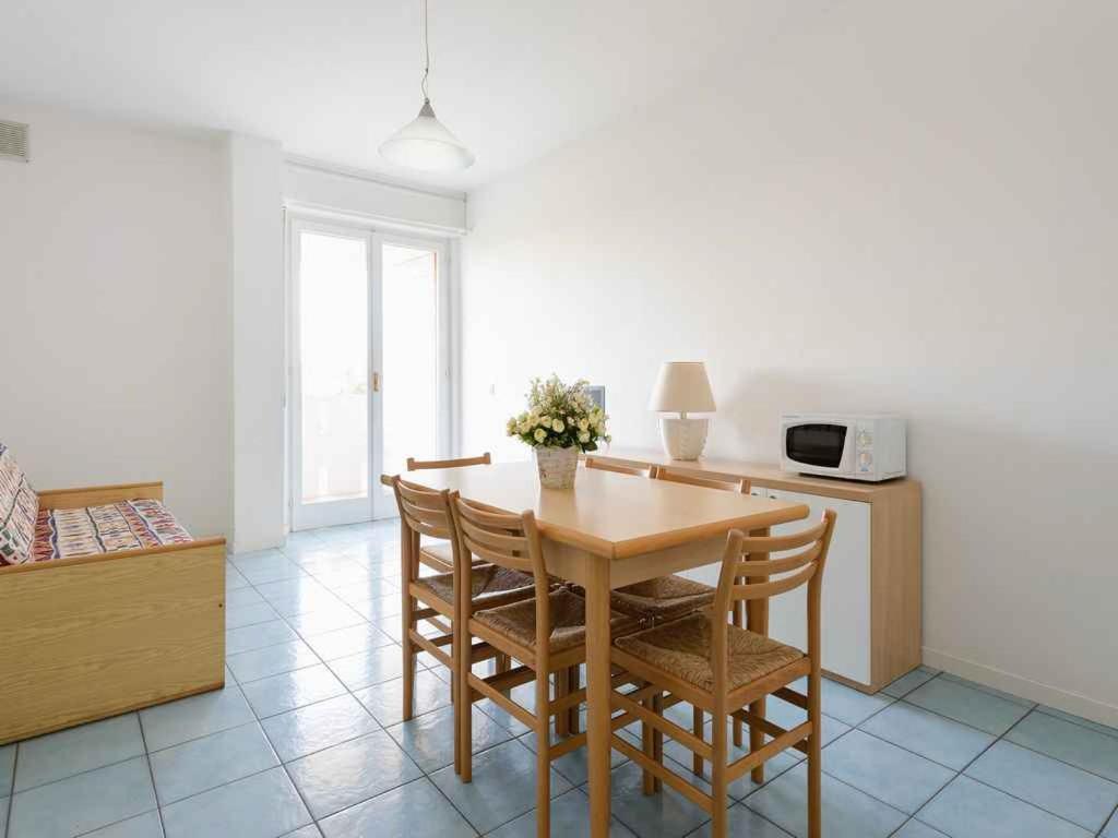 Apartment In Lignano Sabbiadoro 21783 Bagian luar foto
